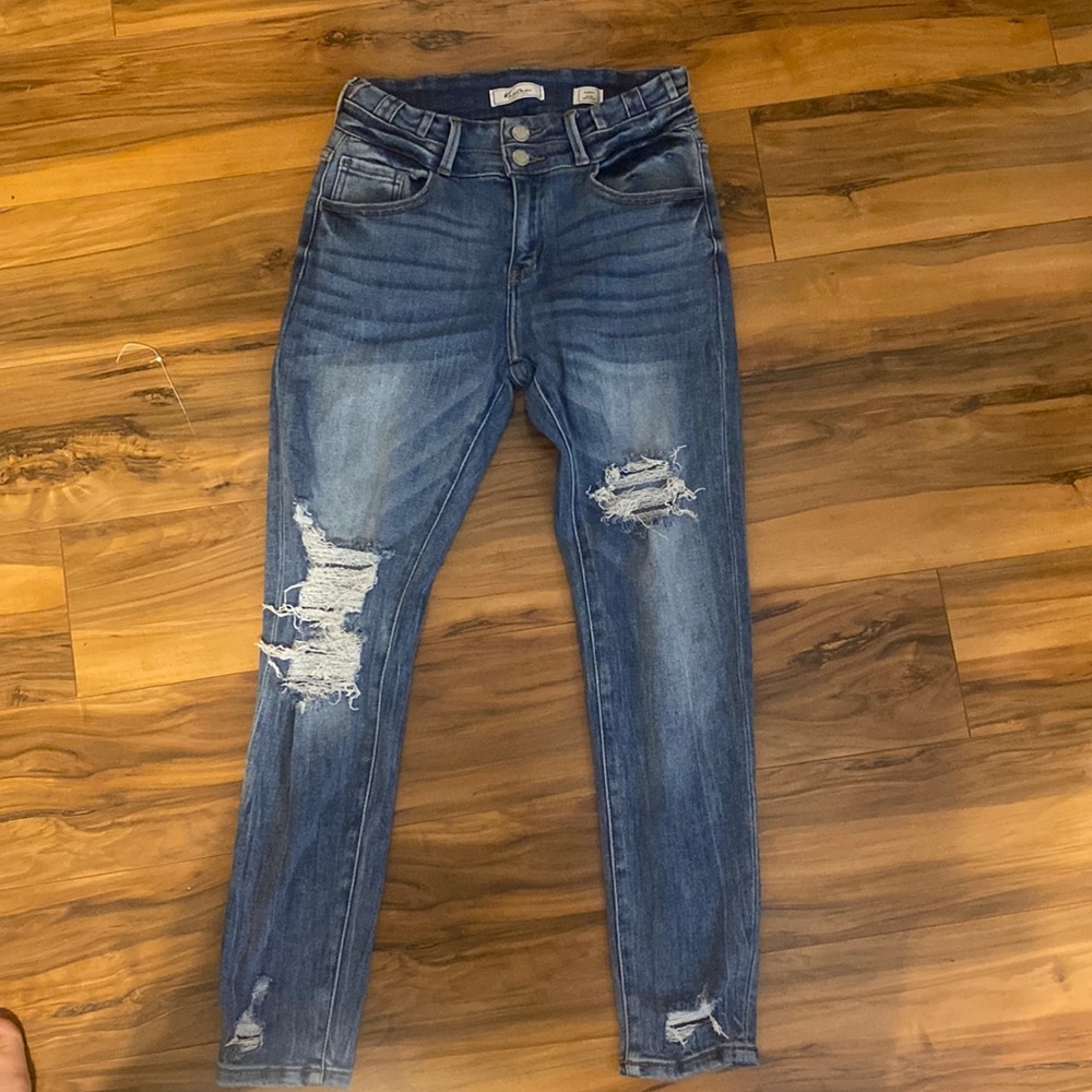 Mid rise, skinny jeans,Kancan buckle exclusive